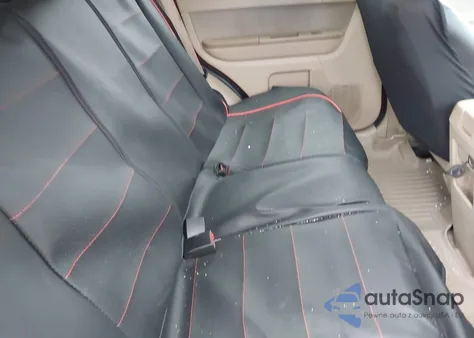 2011 Ford Escape Xlt z USA, uszkodzony, nr VIN 1FMCU9DG3BKB00965